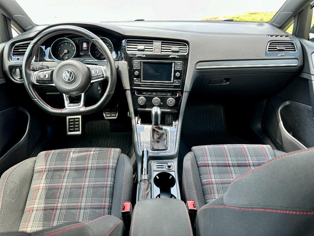 Volkswagen GTI photo 10