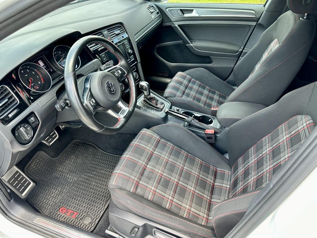 Volkswagen GTI photo 9