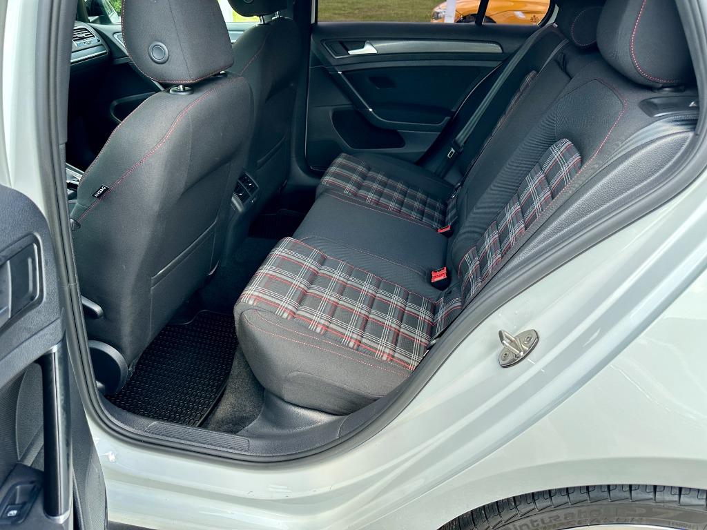 Volkswagen GTI photo 12