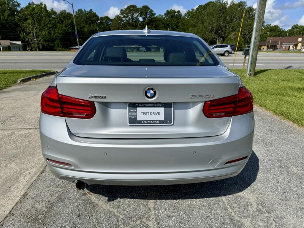 BMW 3-Series photo 5