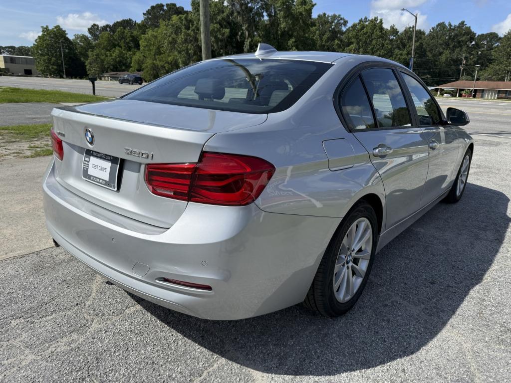BMW 3-Series photo 6