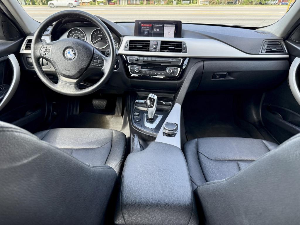 BMW 3-Series photo 11