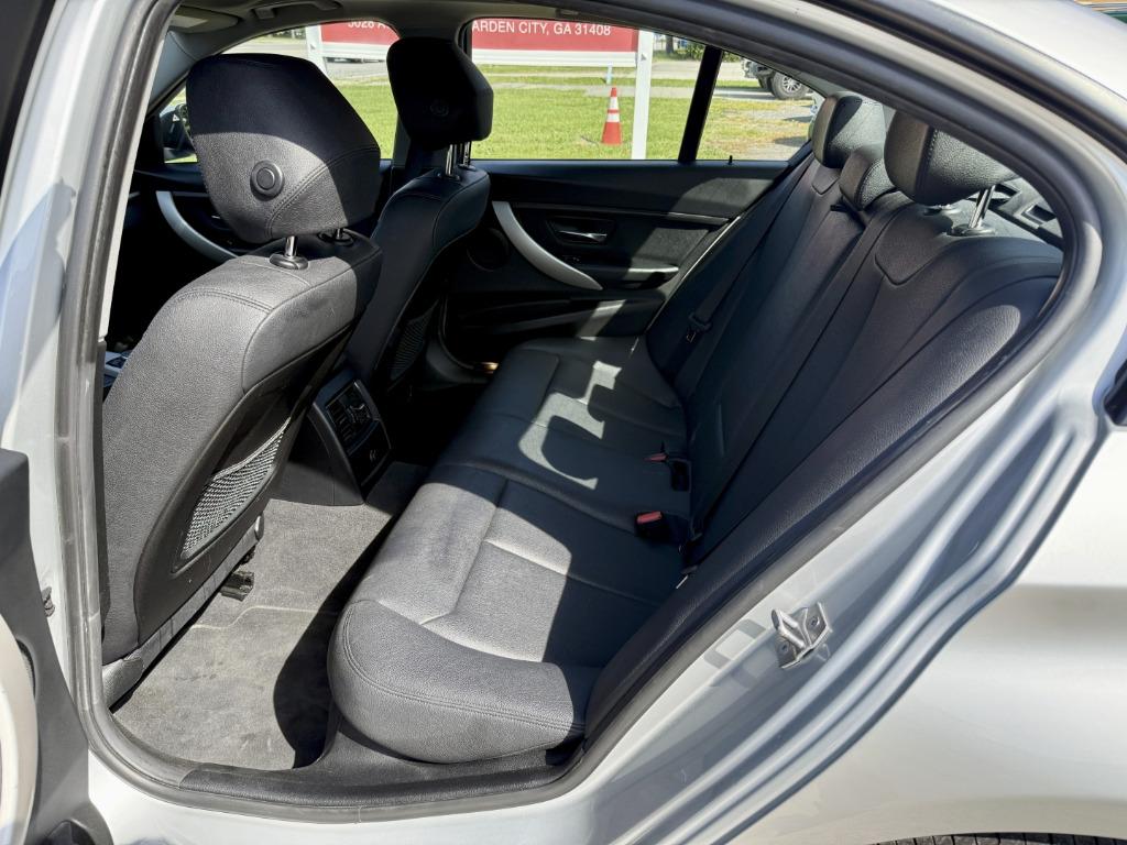 BMW 3-Series photo 13