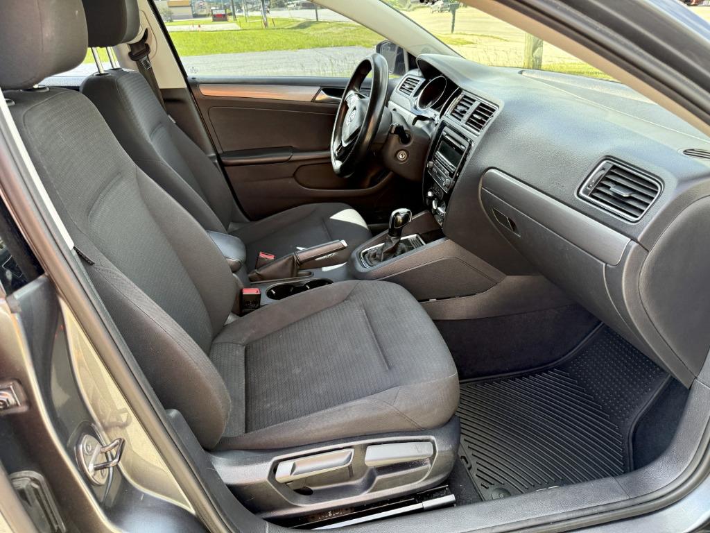 Volkswagen Jetta photo 17