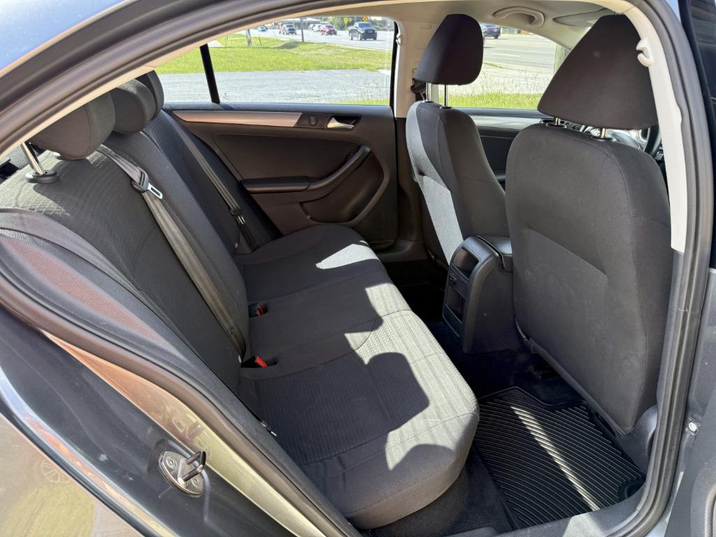 Volkswagen Jetta photo 15