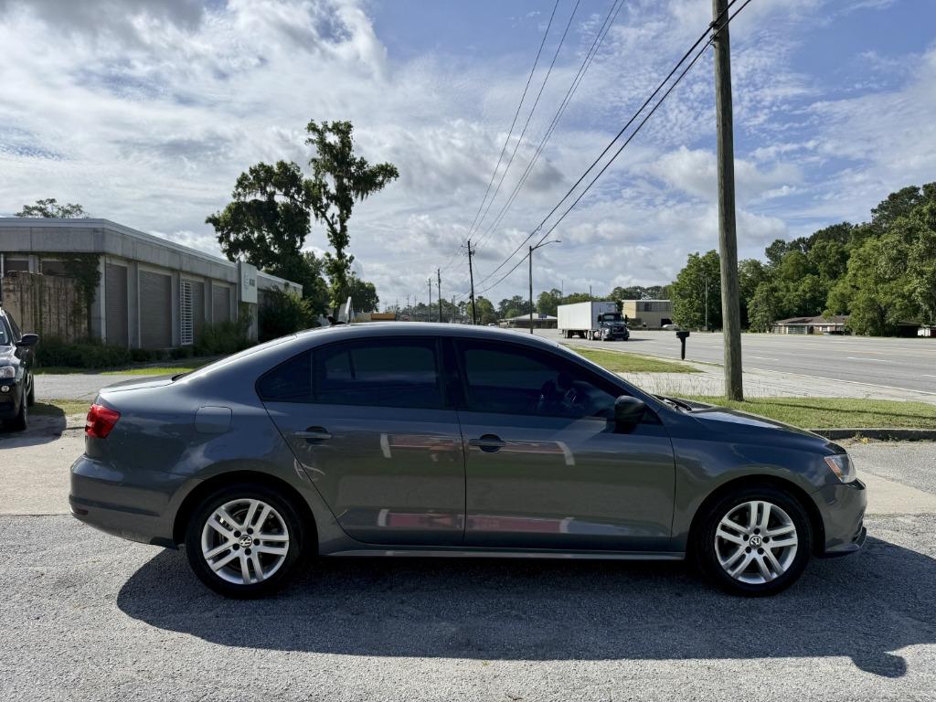 Volkswagen Jetta photo 7