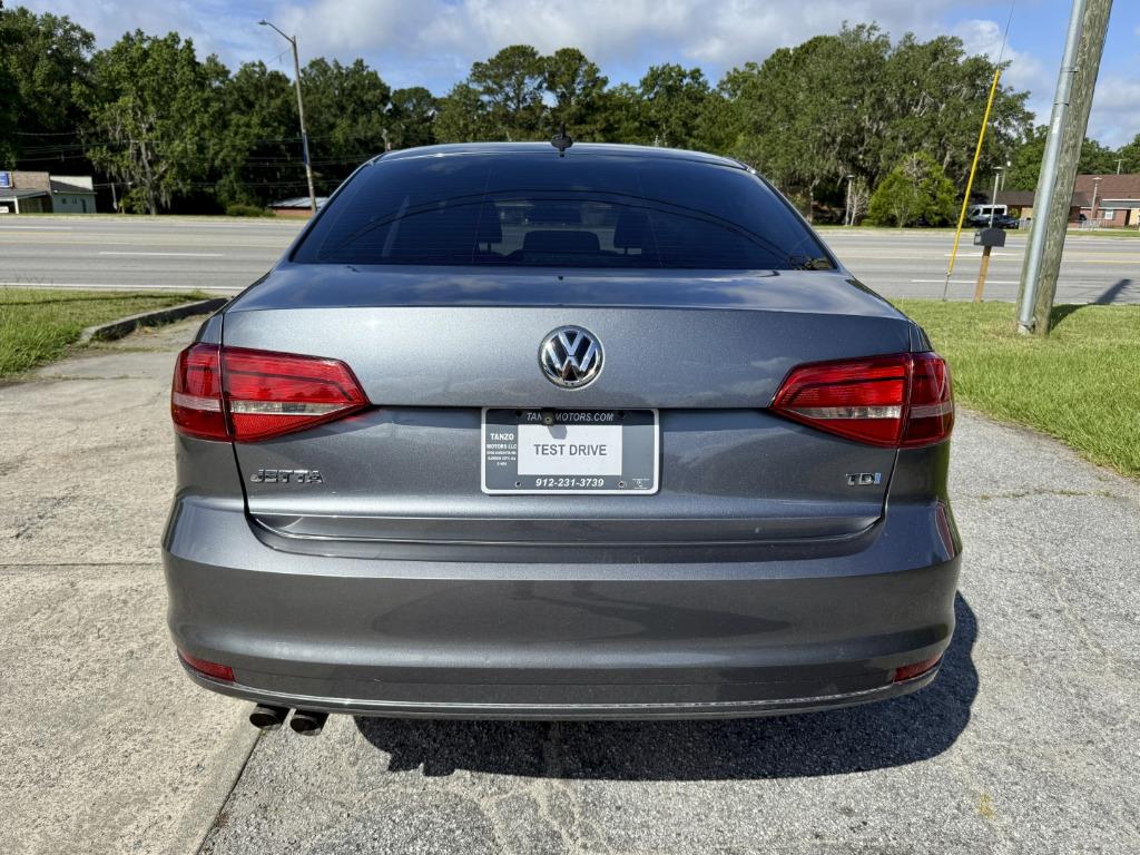Volkswagen Jetta photo 5