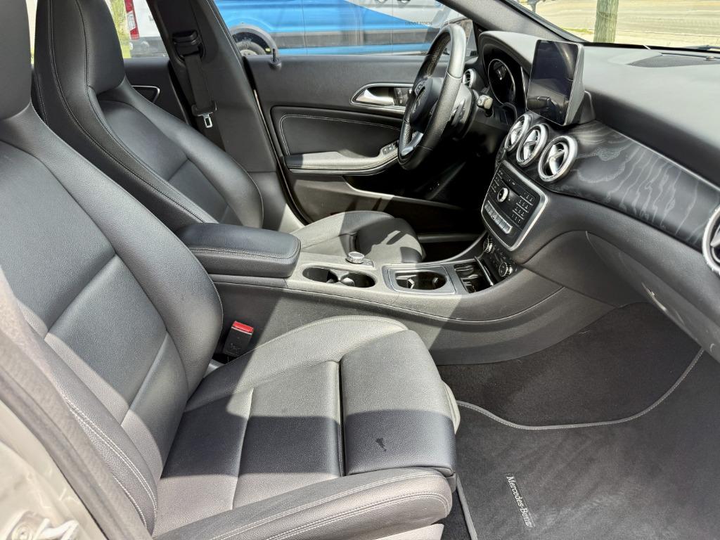 Mercedes-Benz CLA photo 17