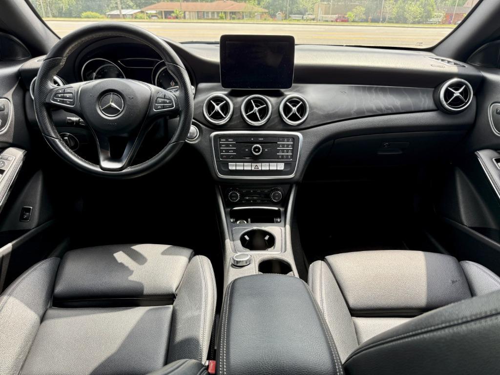 Mercedes-Benz CLA photo 11