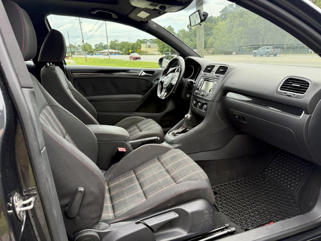 Volkswagen GTI photo 14