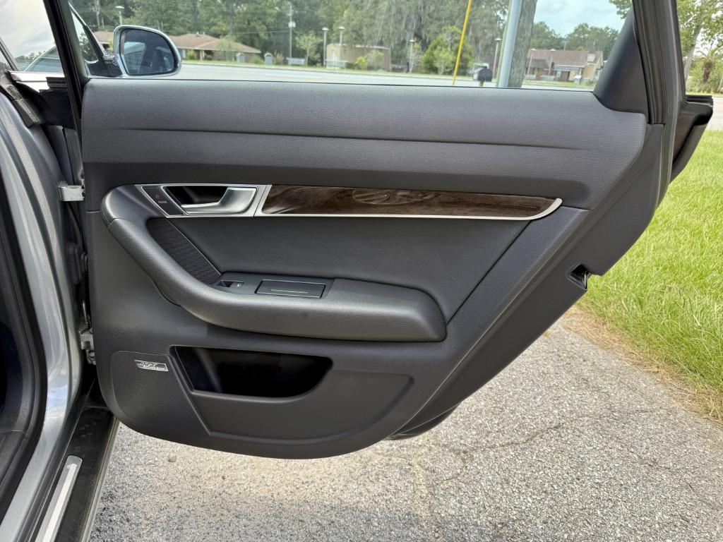 Audi S6 photo 16