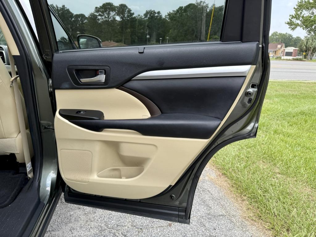 Toyota Highlander photo 17
