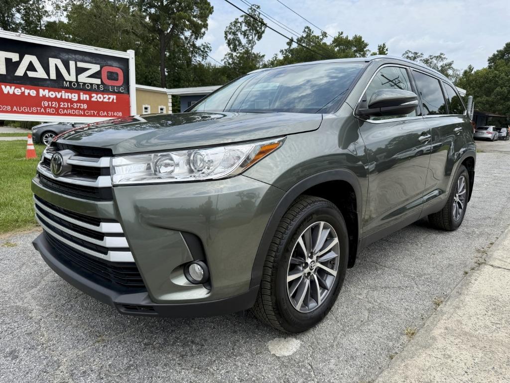 Toyota Highlander photo 2