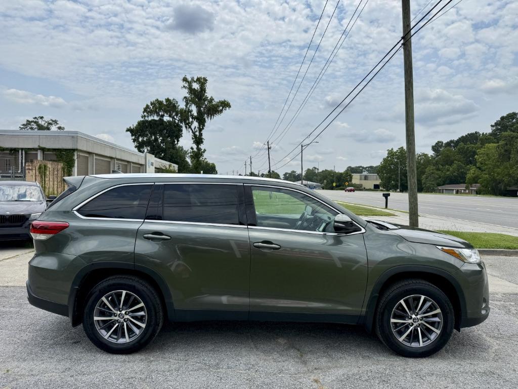 Toyota Highlander photo 7