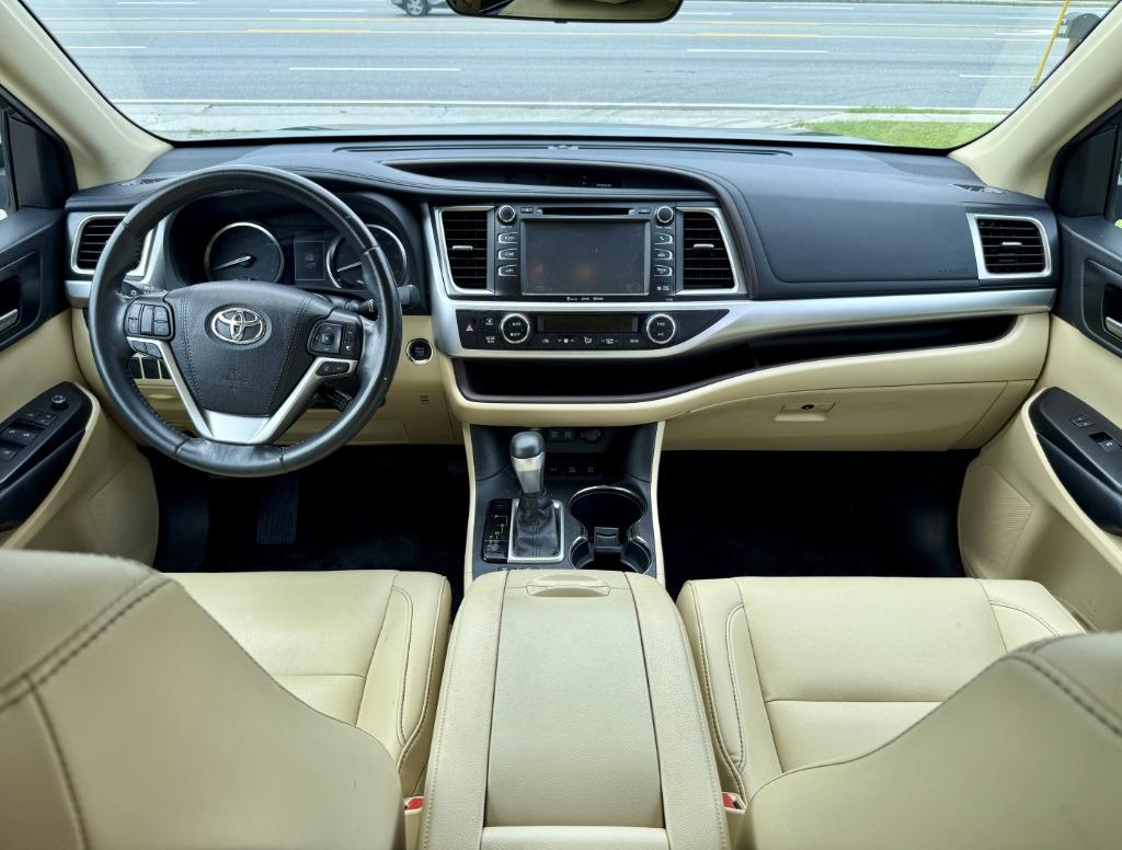 Toyota Highlander photo 11