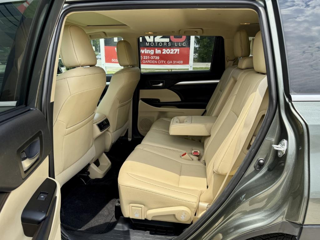 Toyota Highlander photo 13