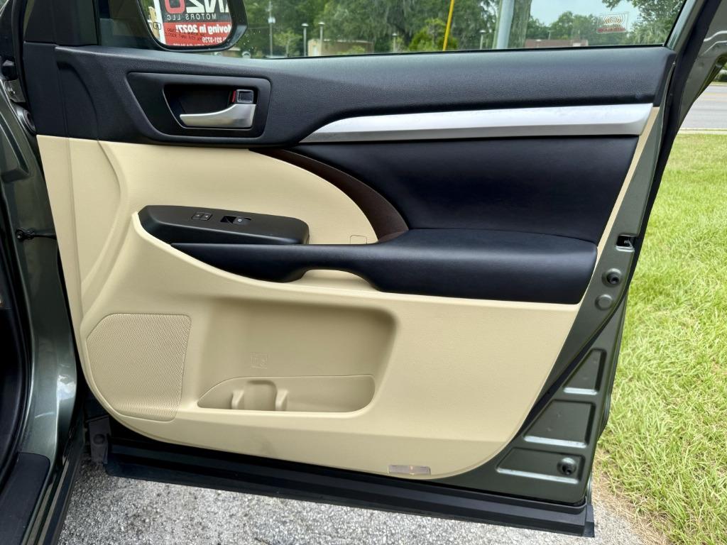 Toyota Highlander photo 19